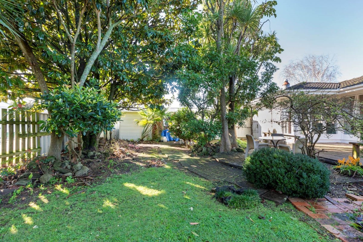 1 Rata Street, Waiuku, Waiuku - Carousel 16