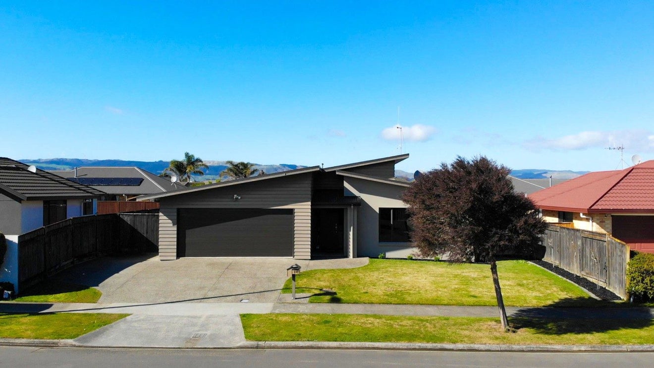 24 Brooklyn Heights Drive, Kelvin Grove, Palmerston North - Carousel 1