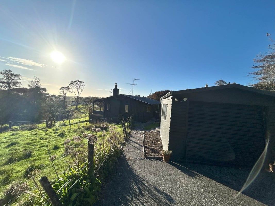 54A Warman Road, Okura, Auckland - Carousel 18
