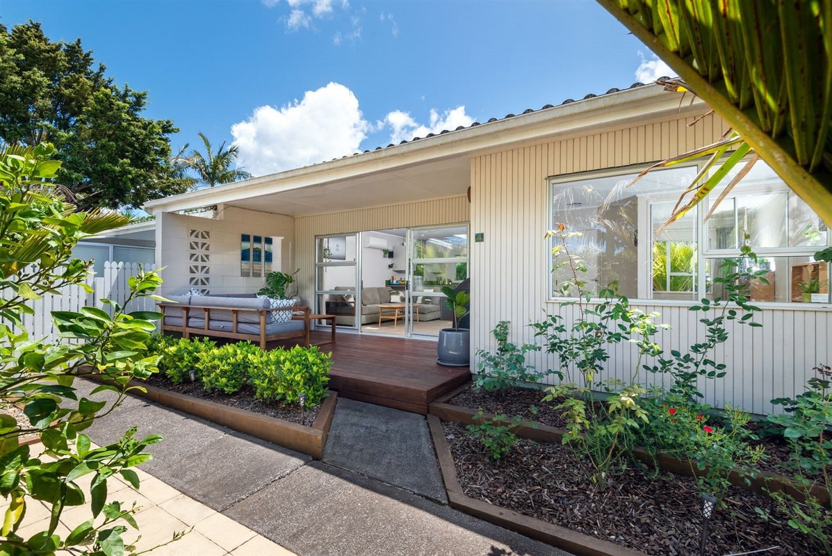 4/17 Church Street, Devonport, Auckland - Carousel 1