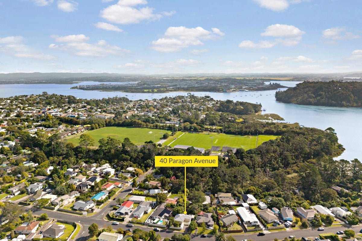 40 Paragon Avenue, Beach Haven, Auckland - Carousel 19