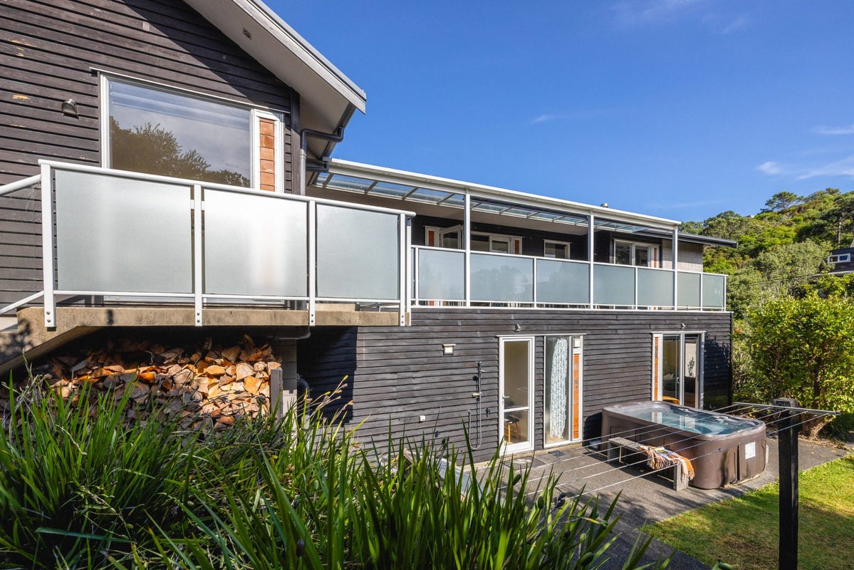 56A Great Barrier Road, Oneroa, Waiheke Island - Carousel 1