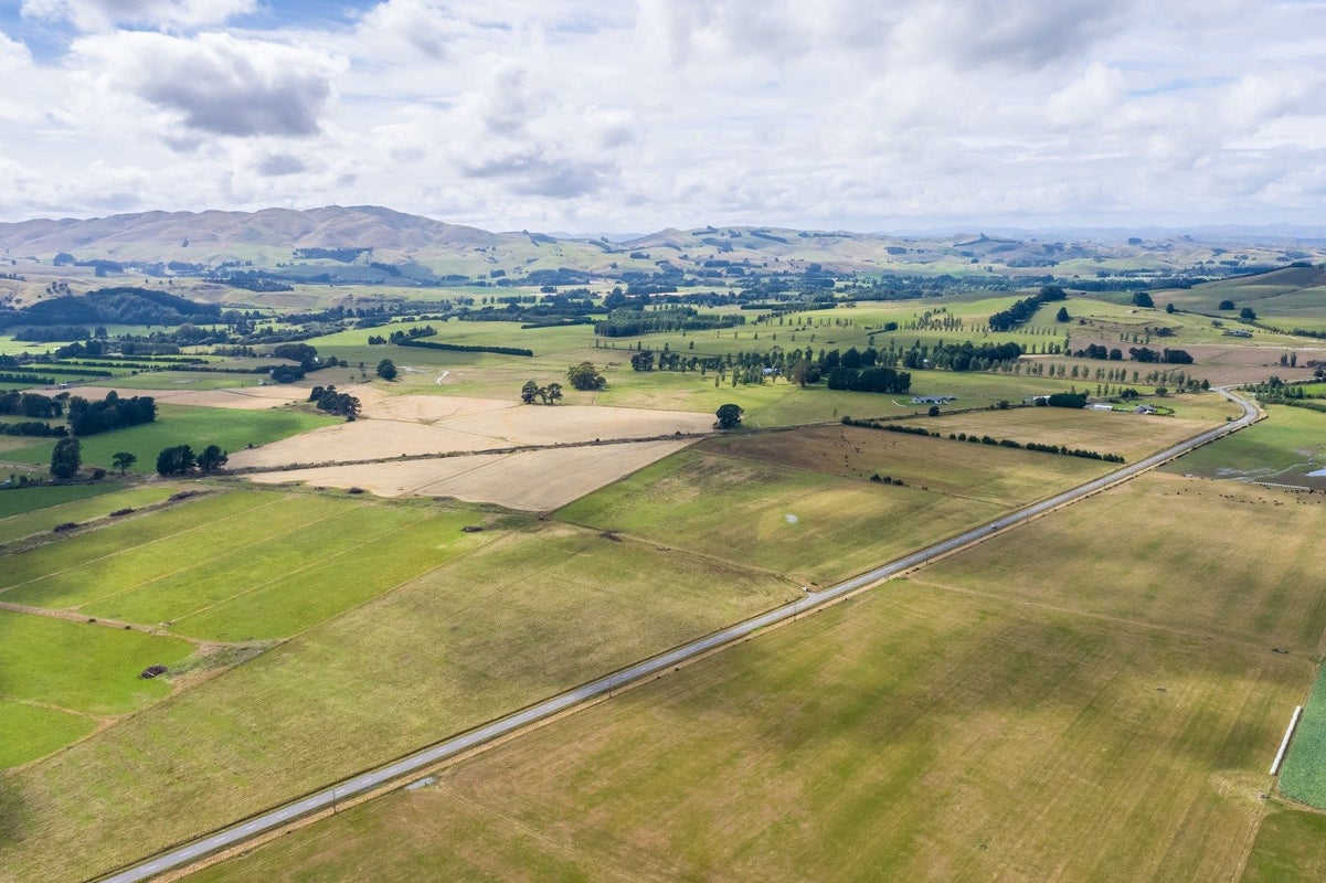 130 Donovans Road, Masterton - Carousel 36