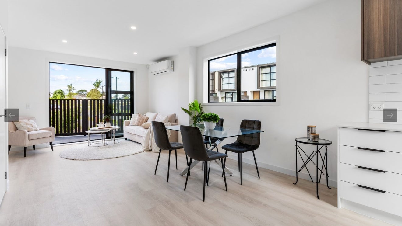 4/25 Freeland Avenue, Mount Roskill, Auckland - Carousel 1