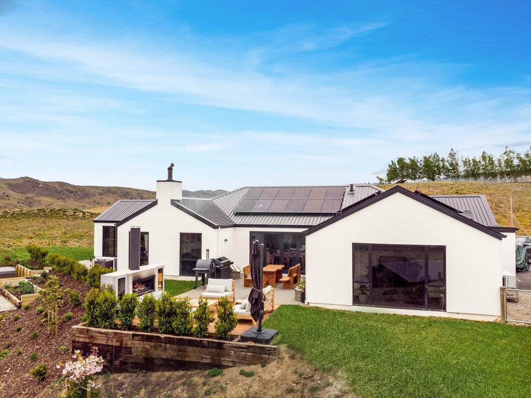 51 Lynn Lane, Bannockburn, Cromwell - Carousel 2