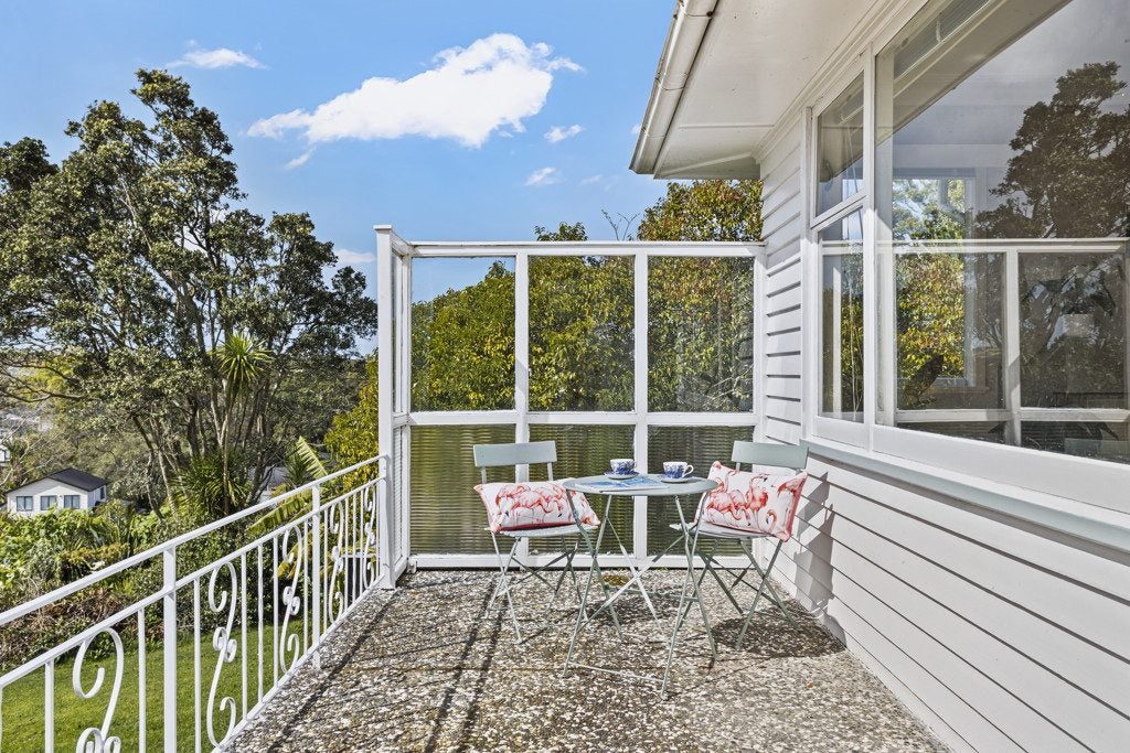 158D Titirangi Road, New Lynn, Auckland - Carousel 1