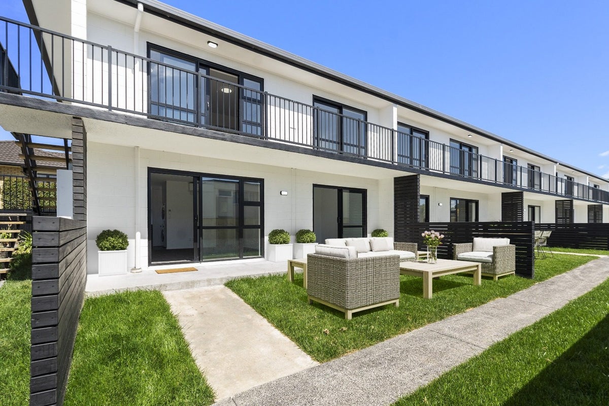 9/32A Ballarat Street, Ellerslie, Auckland - Carousel 1