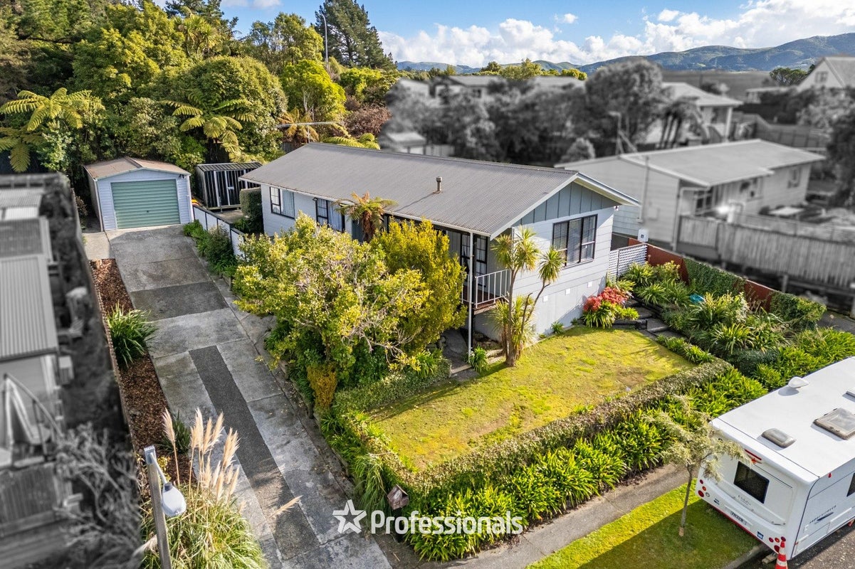 33 Fenchurch Grove, Stokes Valley, Lower Hutt - Carousel 1
