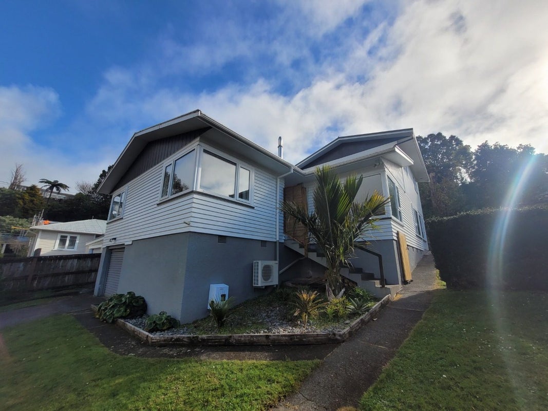 25 Elizabeth Place, Ferndale, New Plymouth - Carousel 1