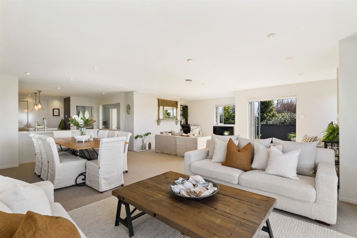 46 Hinemoa Street, Birkenhead, Auckland - Carousel 2