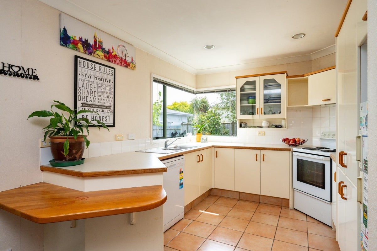 32A Avenue Road, Greenmeadows, Napier - Carousel 1