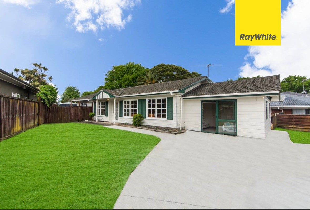 32 Cascades Road, Pakuranga Heights, Auckland - Carousel 1