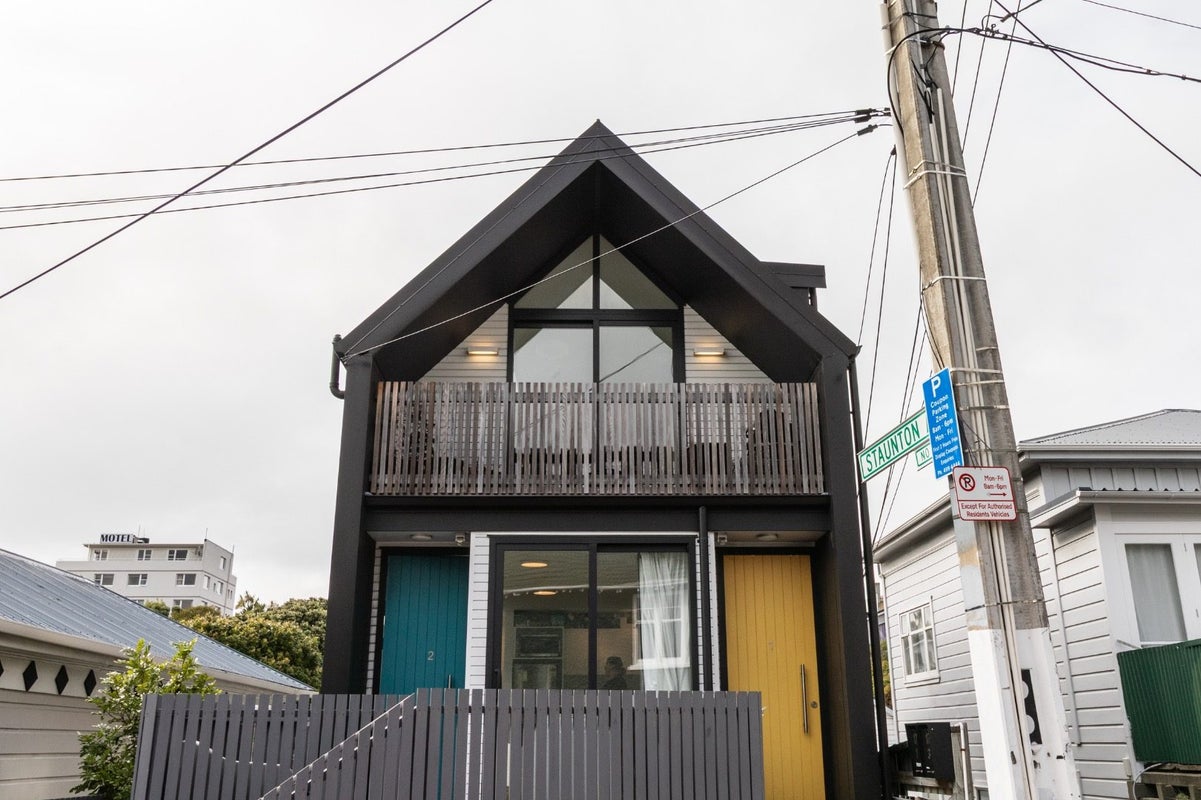2/17 Nairn Street, Mount Cook, Wellington - Carousel 1