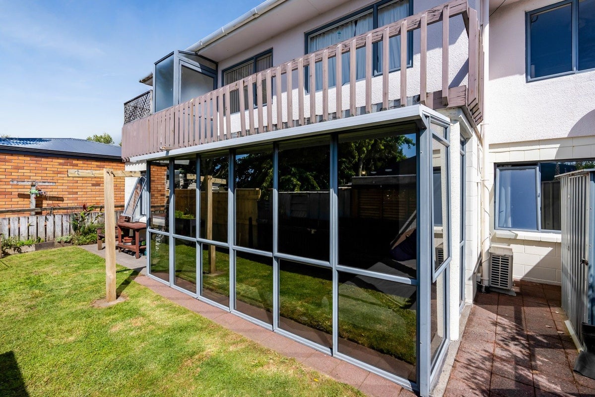 2/65 Northgate, Strandon, New Plymouth - Carousel 1