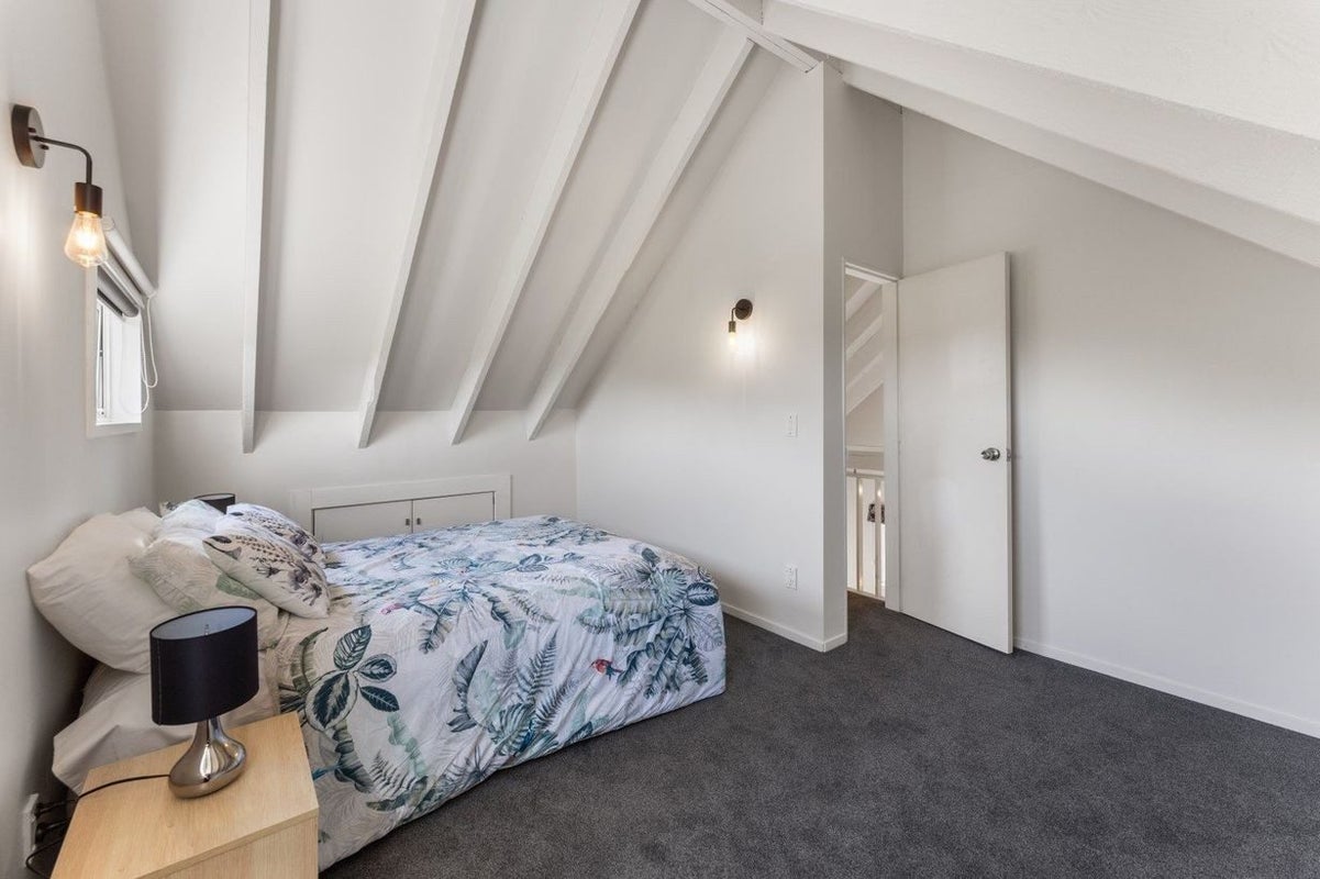 2/7 Annabell Grove, Haywards, Lower Hutt - Carousel 2