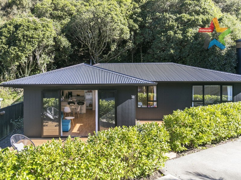 18 Appleton Place, Karori, Wellington - Carousel 1