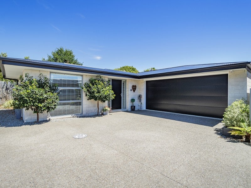 12 St Brendans Lane, Templeton, Christchurch - Carousel 1
