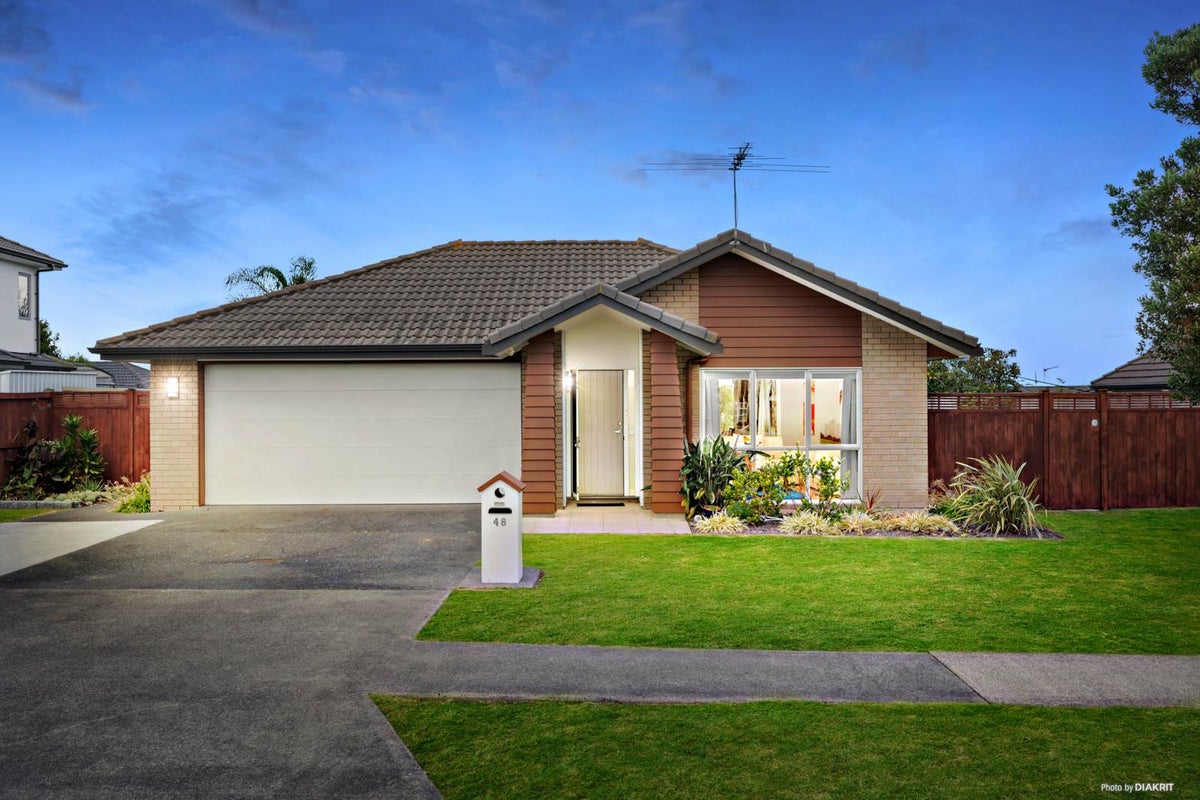 48 Hadley Wood Drive, Wattle Downs, Auckland - Carousel 1