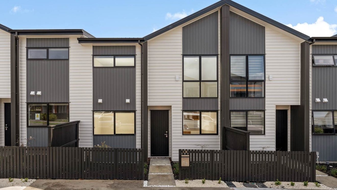 1B Autumn Blaze Street, Hobsonville, Auckland - Carousel 1