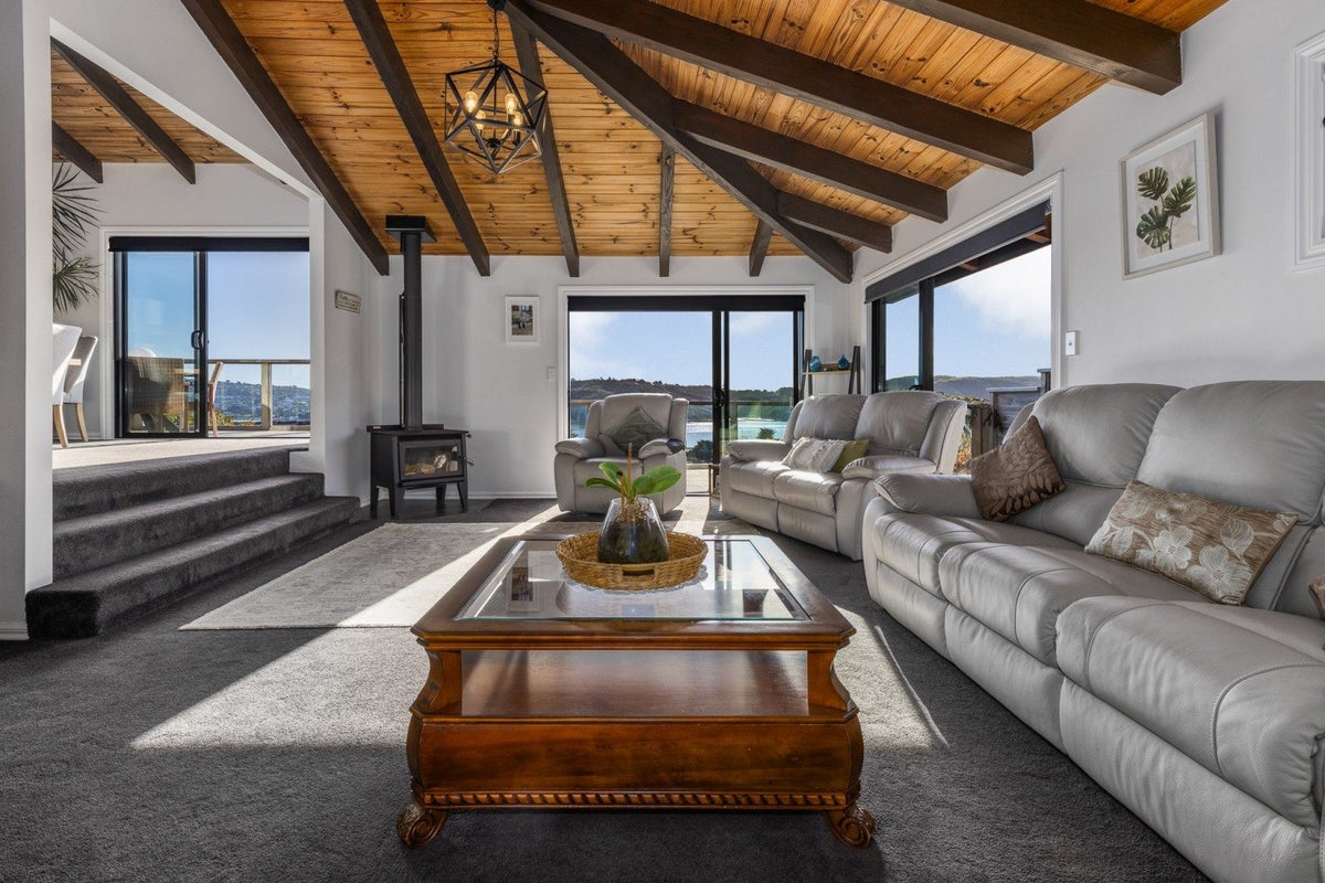 10 Kinloch Place, Papakowhai, Porirua - Carousel 2