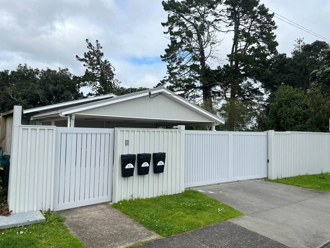 3/5 Beach Haven Road, Beach Haven, Auckland - Carousel 17