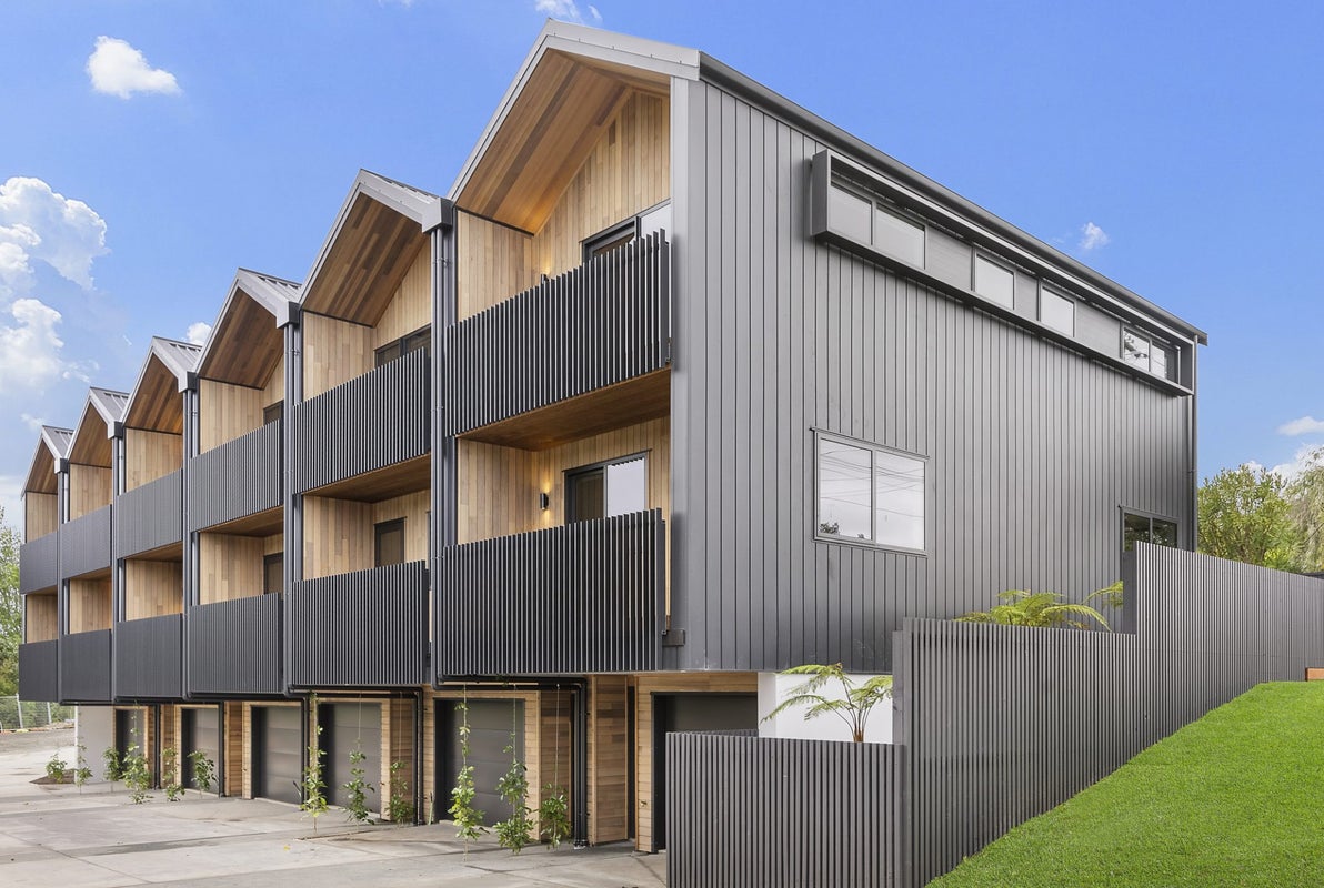 3/47 Taipari Road, Te Atatu Peninsula, Auckland - Carousel 1
