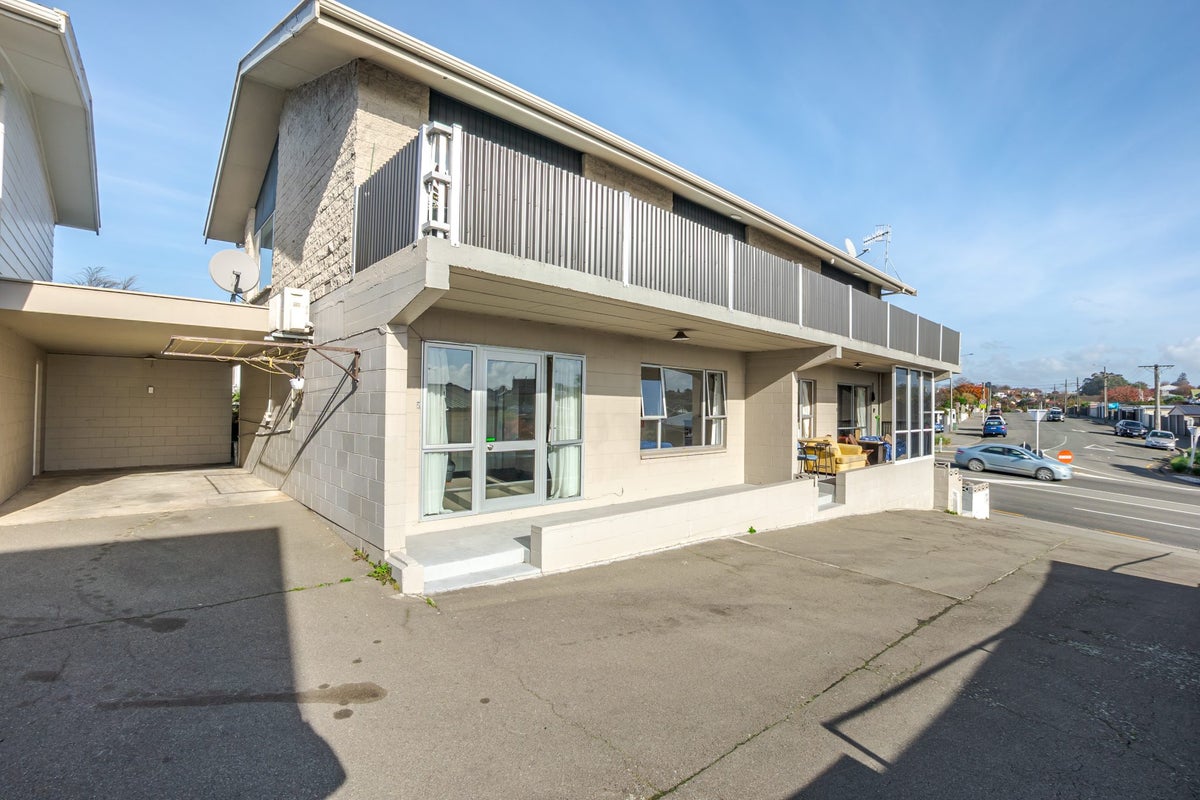 2/57 Evans Street, Maori Hill, Timaru - Carousel 1