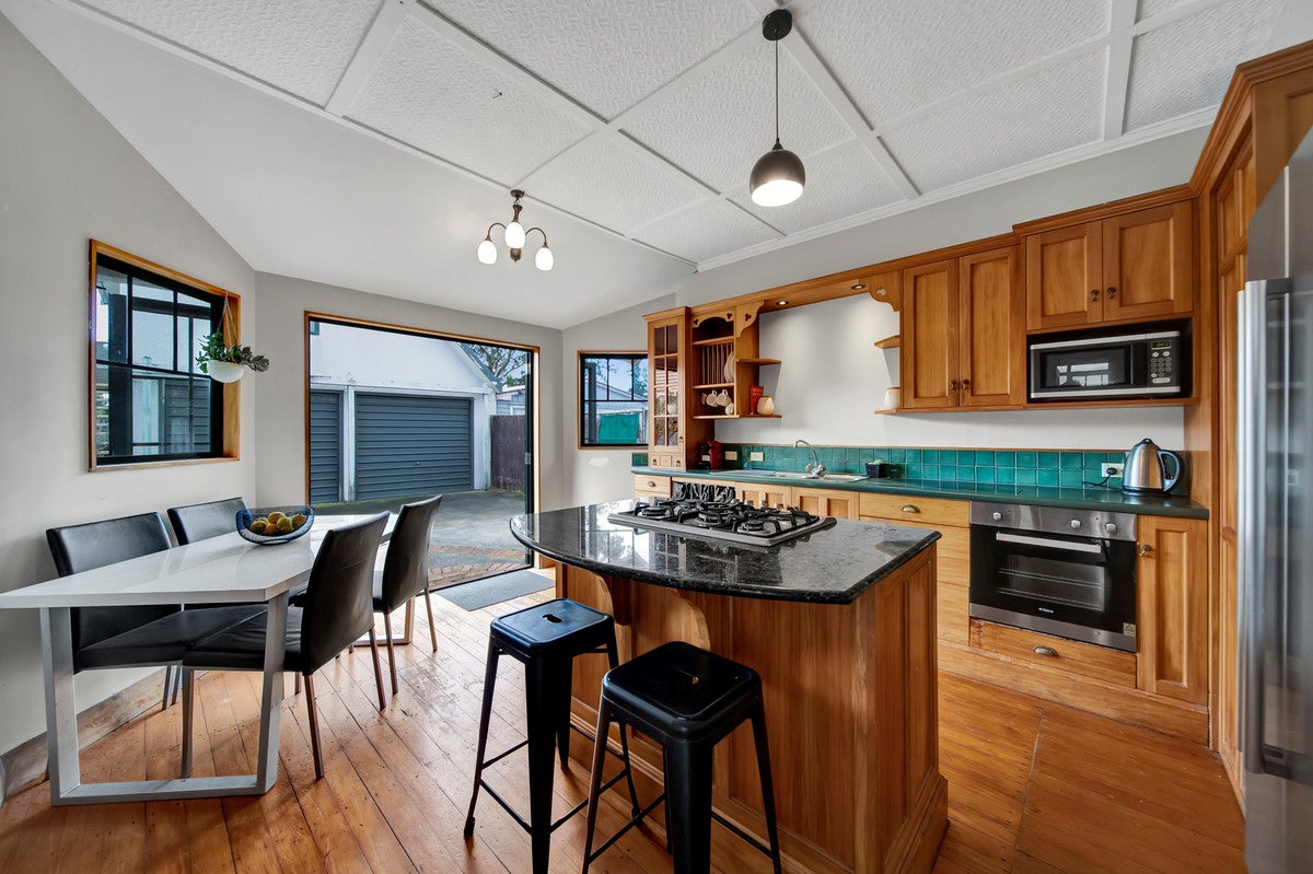31 Lyn Street, Lynmouth, New Plymouth - Carousel 1