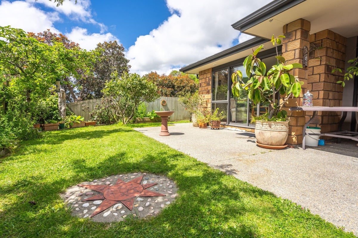 15 Fairway Oaks Drive, Waikanae Beach, Waikanae - Carousel 20