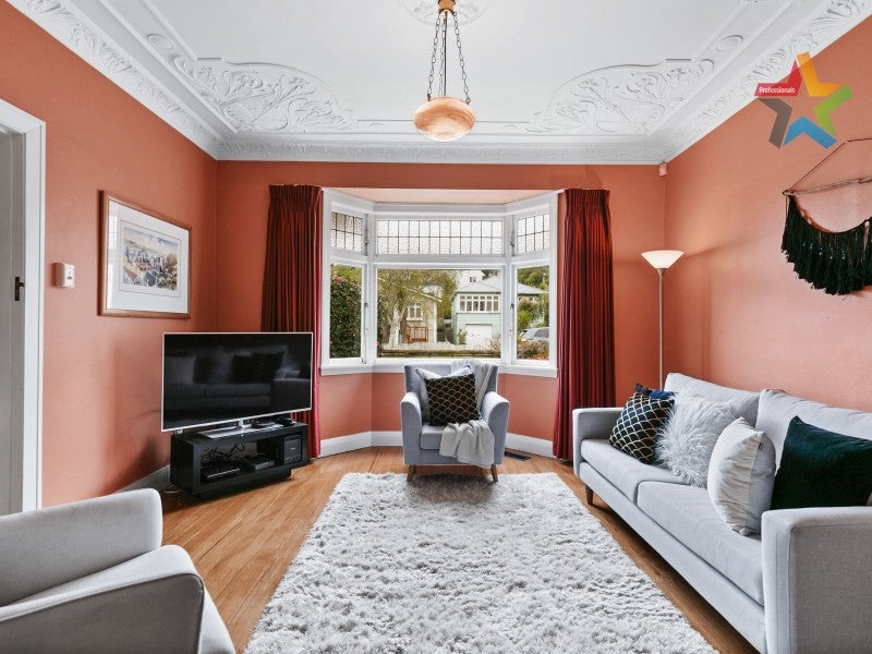 22 Burrows Avenue, Karori, Wellington - Carousel 2