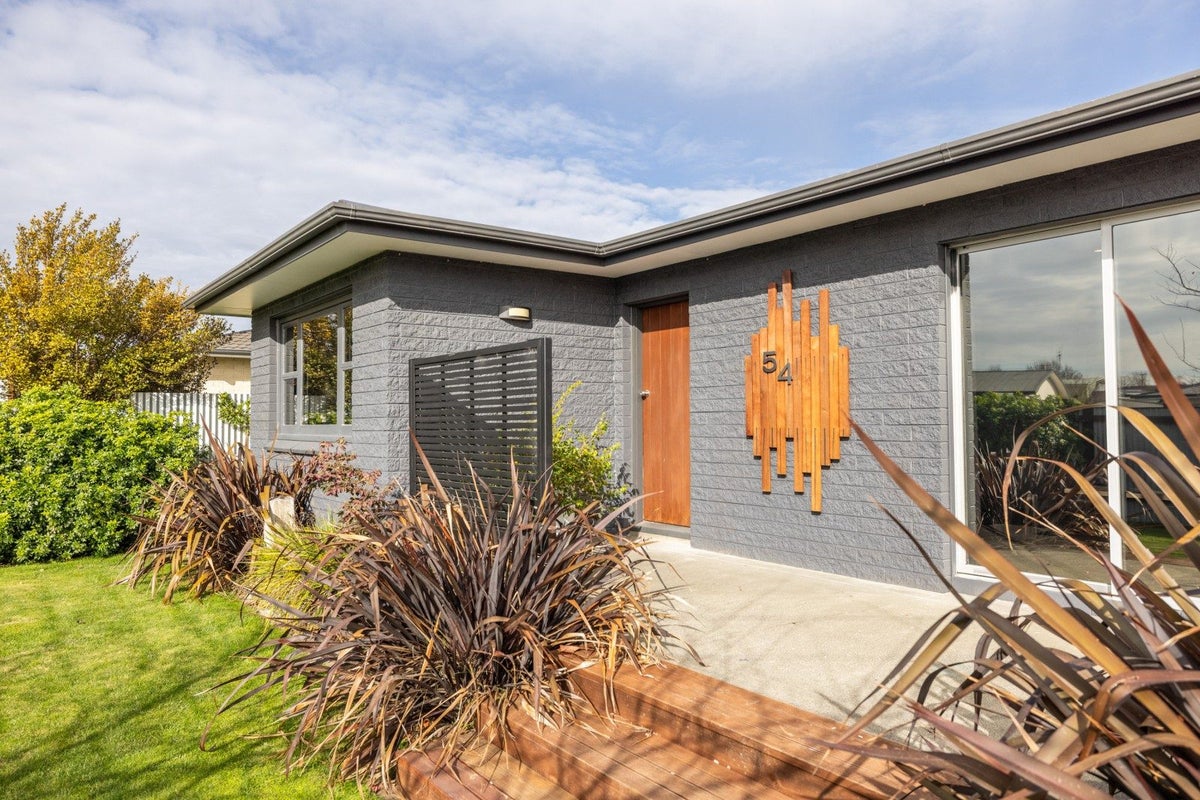 54 Upham Street, Havelock North, Havelock North - Carousel 2