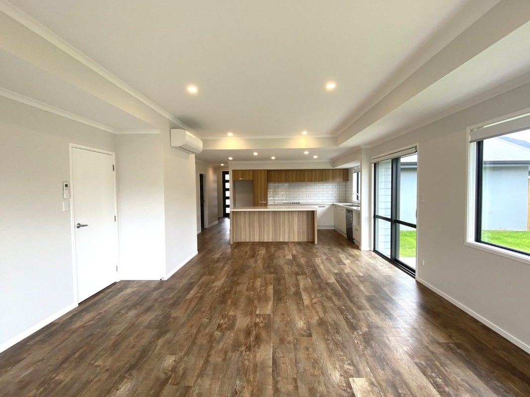 116 Jack Hanley Drive, Jacks Point, Queenstown - Carousel 2