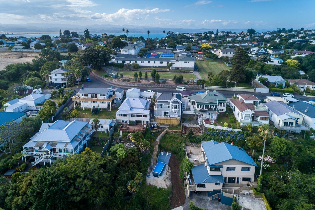 30 Colenso Avenue, Hospital Hill, Napier - Carousel 20