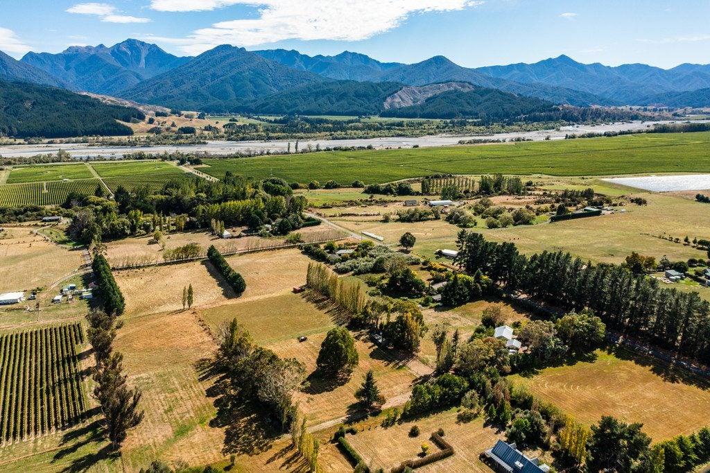 23 Church Lane, Blenheim - Carousel 35