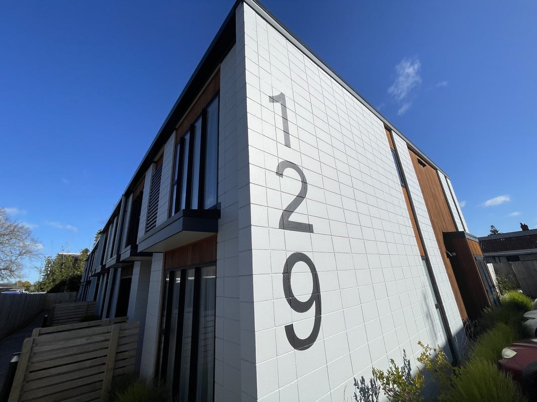 10/129 St George Street, Papatoetoe, Auckland - Carousel 13