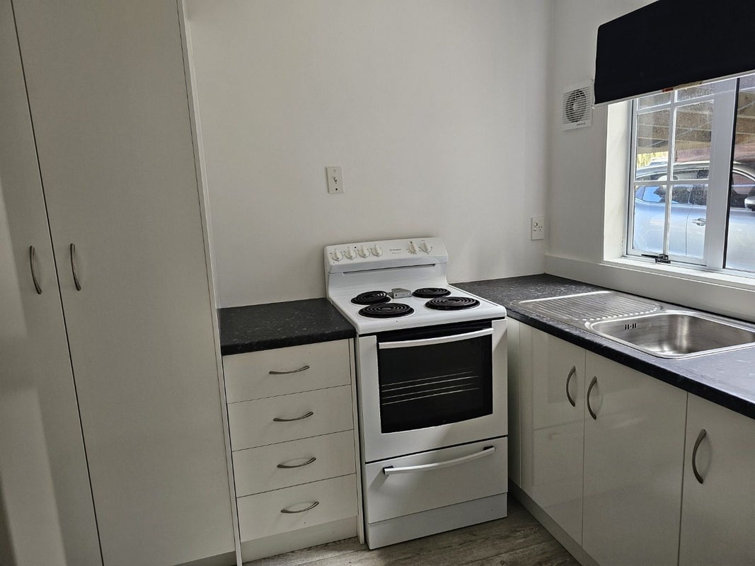96A Rangituhi Crescent, Takapuwahia, Porirua - Carousel 2