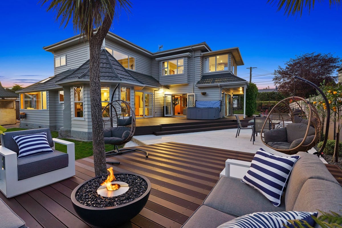 30 Golf Road, Paraparaumu Beach, Paraparaumu - Carousel 1