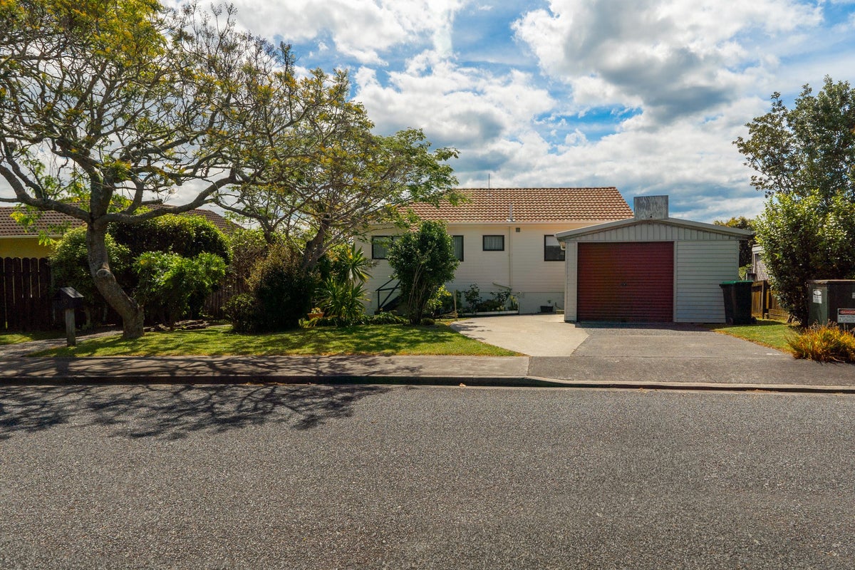 1/22 Northumberland Avenue, Belmont, Auckland - Carousel 1
