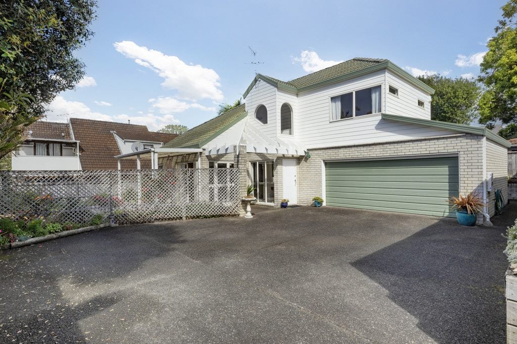 7A Derry Street, Greenlane, Auckland - Carousel 1