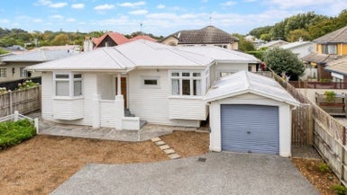 74A Pah Road, Royal Oak, Auckland - Carousel 1