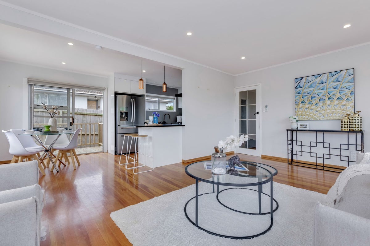 13 Seabar Place, Glen Eden, Auckland - Carousel 2