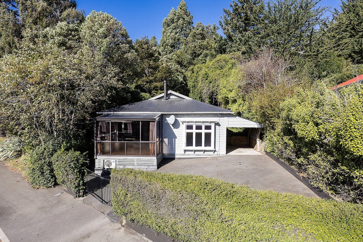 105 Kaikorai Valley Road, Glenross, Dunedin - Carousel 1