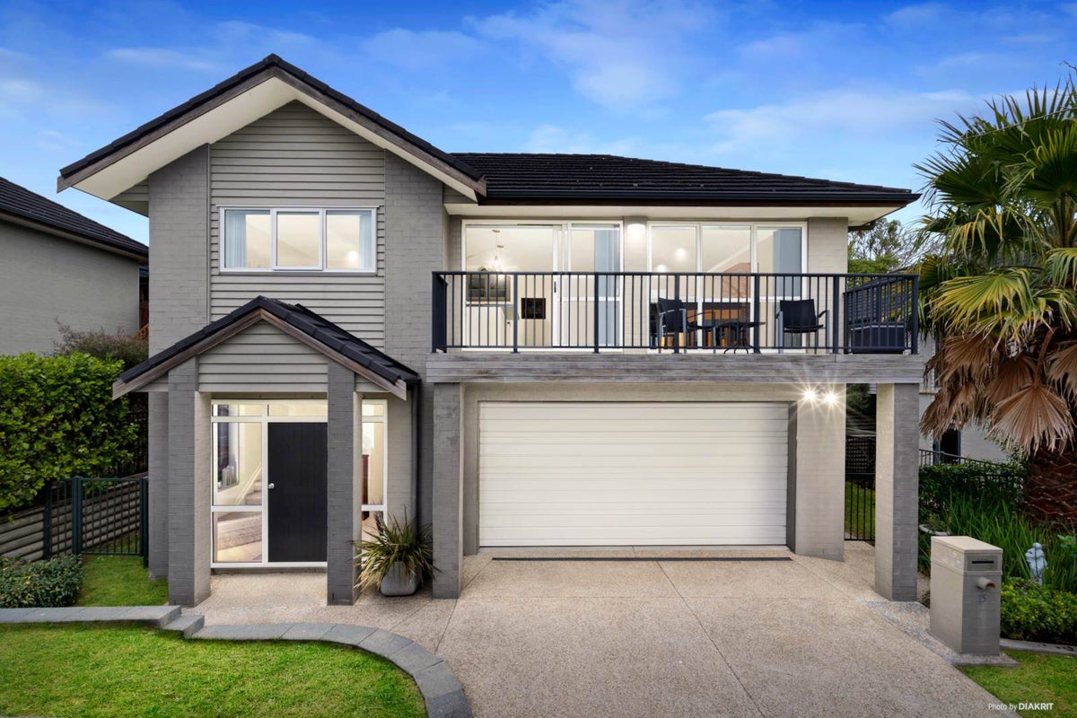 25 Mural Place, Greenhithe, Auckland - Carousel 1