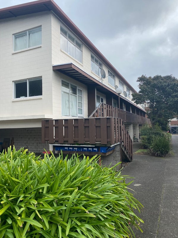 9 Esplanade Road, Mount Eden, Auckland - Carousel 2