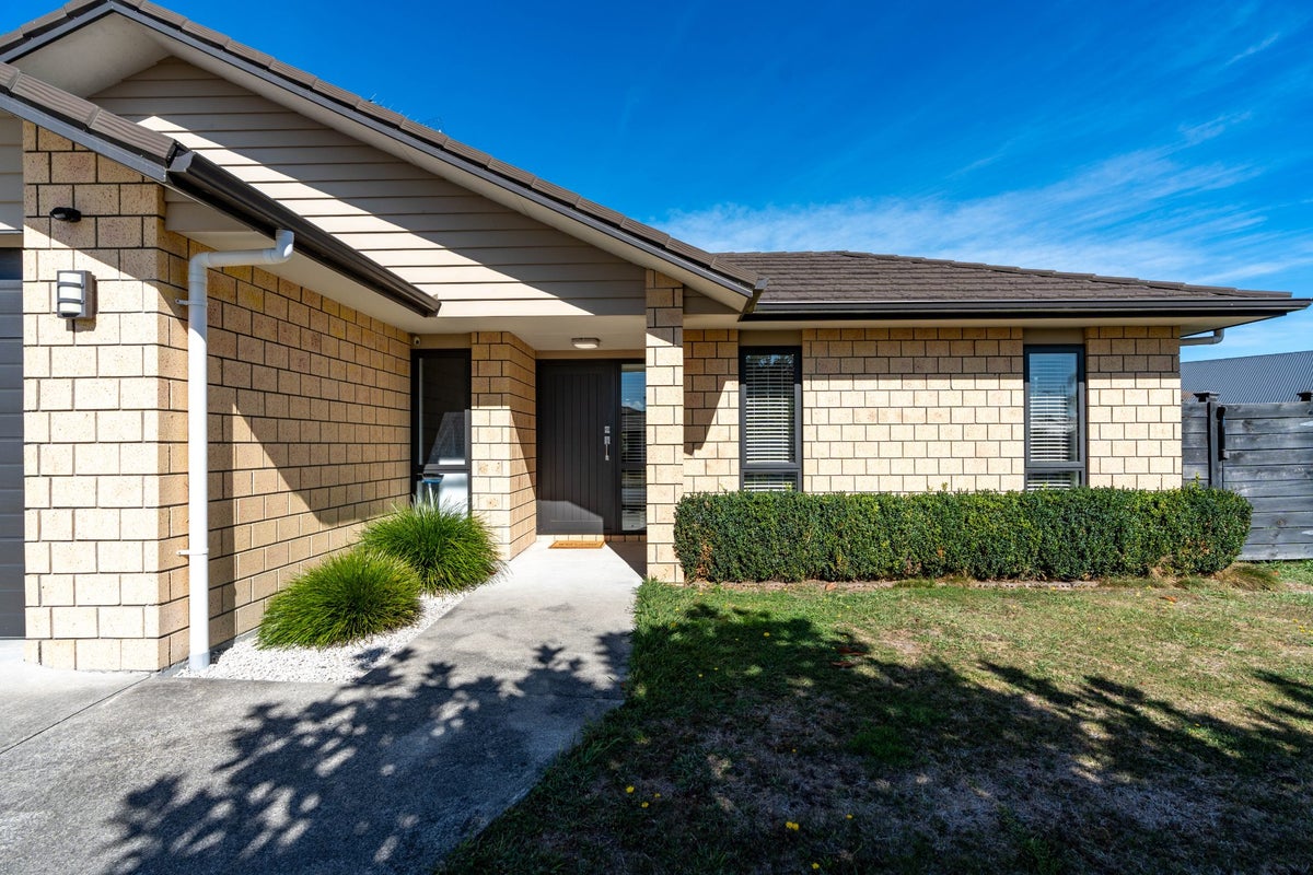 25 Piwakawaka Court, Rototuna North, Hamilton - Carousel 2