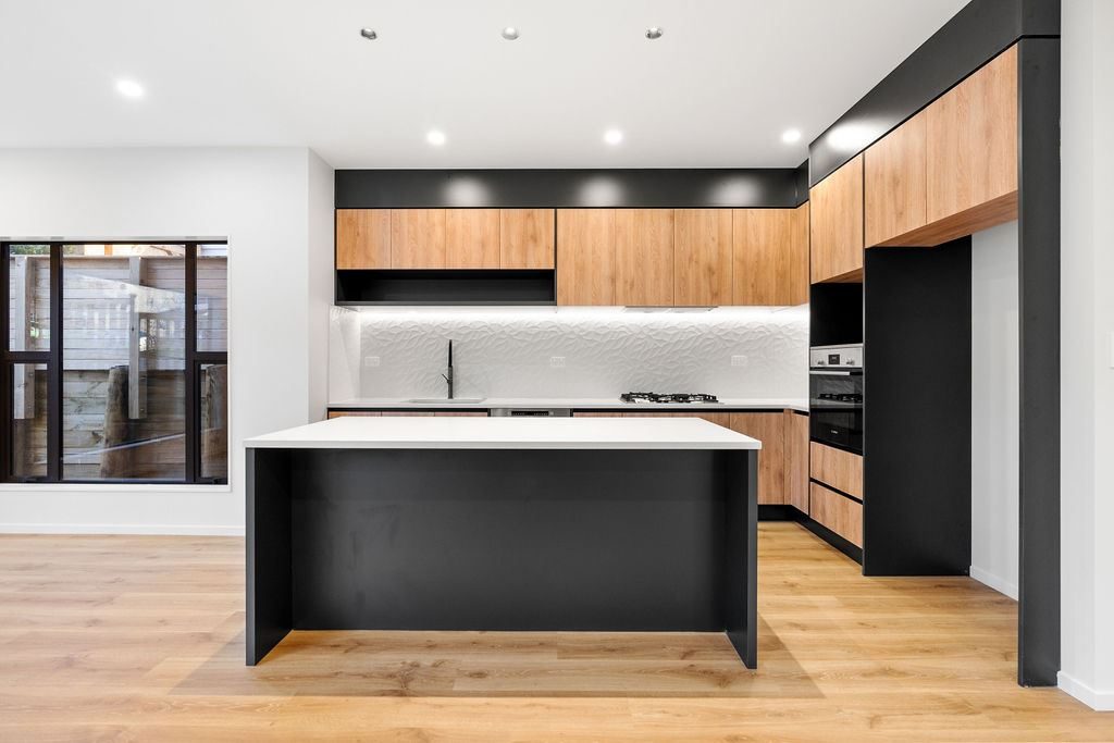 13 Bushlands Park Drive, Albany, Auckland - Carousel 1