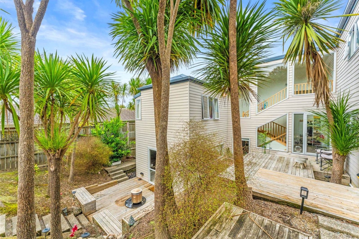2/18 Orton Street, Glenfield, Auckland - Carousel 1