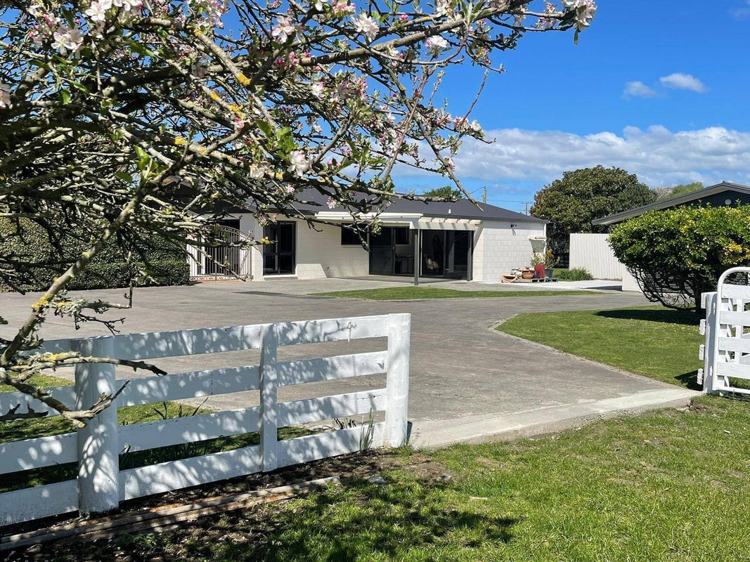 45 Jessep Road, Meeanee, Napier - Carousel 1