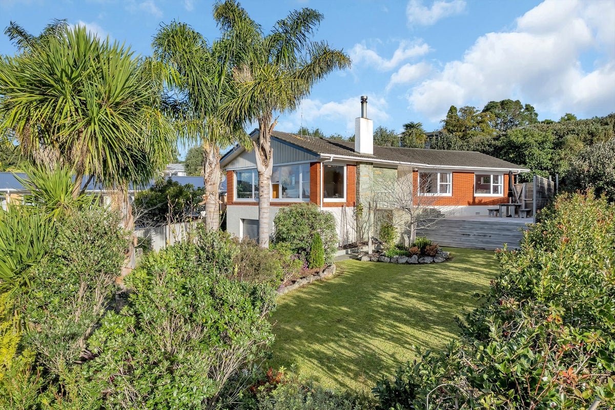 18 Crawford Crescent, Kamo, Whangarei - Carousel 2