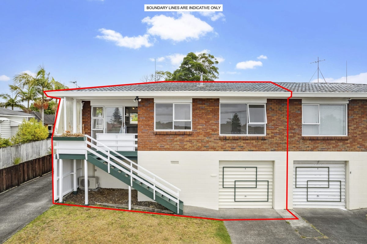2/11 Karaka Street, New Lynn, Auckland - Carousel 1